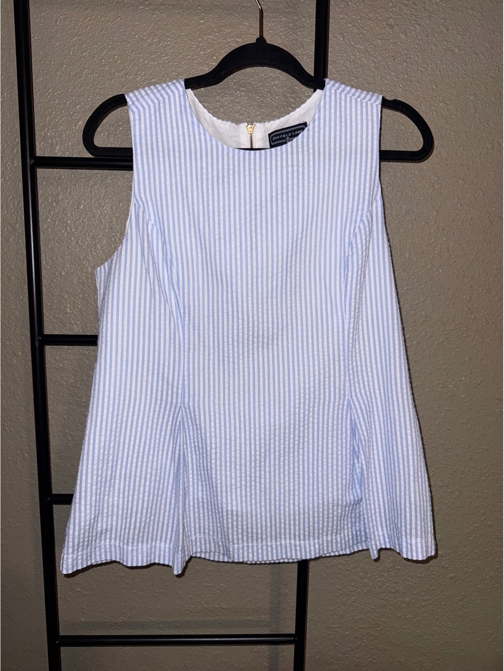 Duffield Lane Women's Medium Sleeveless Blue and White Striped Top with Back ZIp